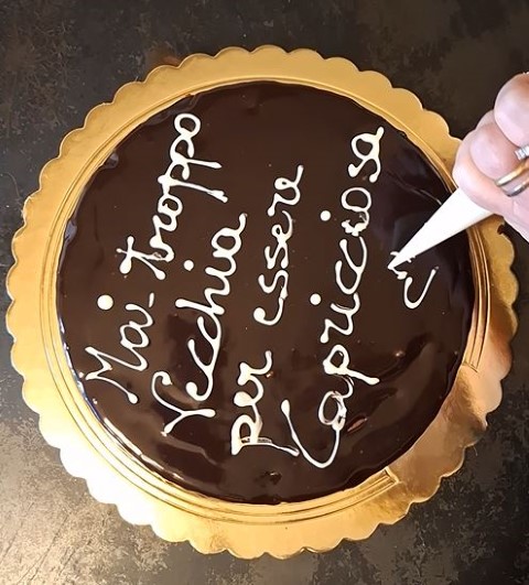 Ugly cake cosa sono e scherzo divertente